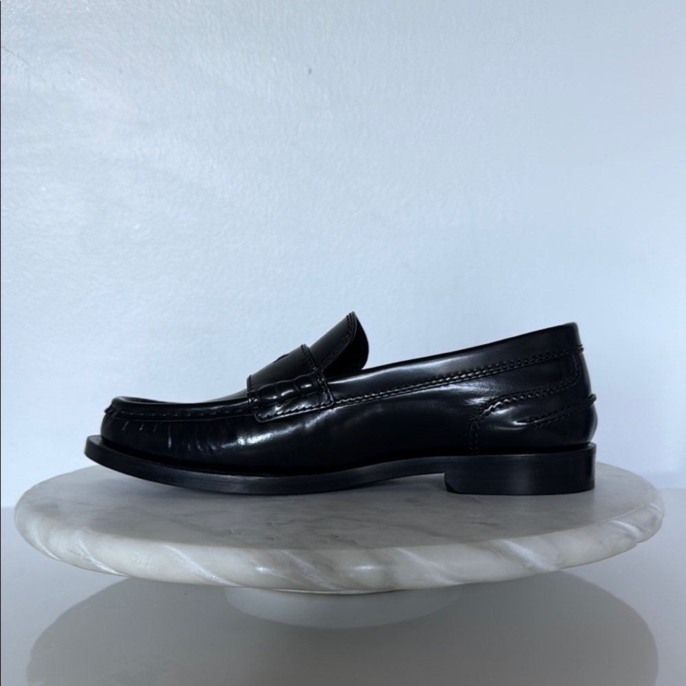 NWOT Fendi Black Leather Slip-On Loafers - IT 36 - Picture 5 of 12